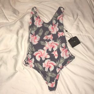 NWOT Stone Fox Hermosa in Flor Gitano size small